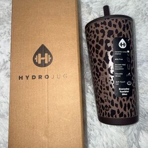 HydroJug Leopard Print 20 oz everyday Tumbler in Brown and Black